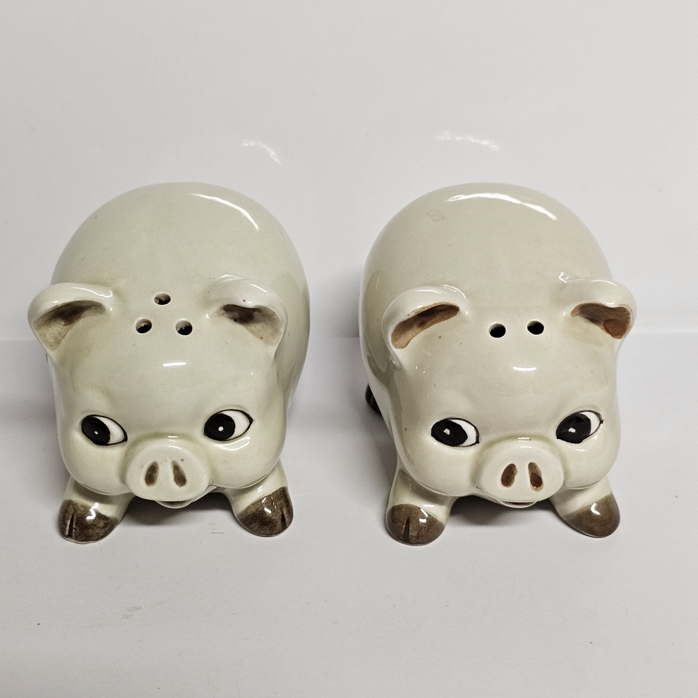 Vintage Ceramic Pig Salt & Pepper Shakers – Set of 2 – Farmhouse Kitchen